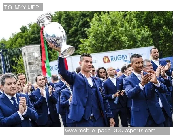 C罗分享球队合影庆祝晋级世界杯激励全队继续奋斗为葡萄牙加油 C罗分享球队合影庆祝晋级世界杯激励全队继续奋斗为葡萄牙加油