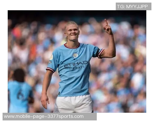 哈兰德与传奇前锋莱因克尔希勒同框合影展现神锋风采