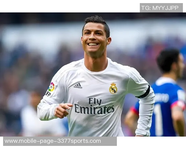 C罗40岁依旧神勇点射破门创造连续25年进球传奇